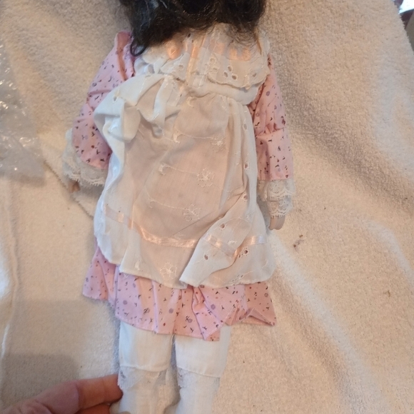 SET of 3 Porcelain Dolls Mann Doll Collection Guild Curly Hair - Picture 9 of 10